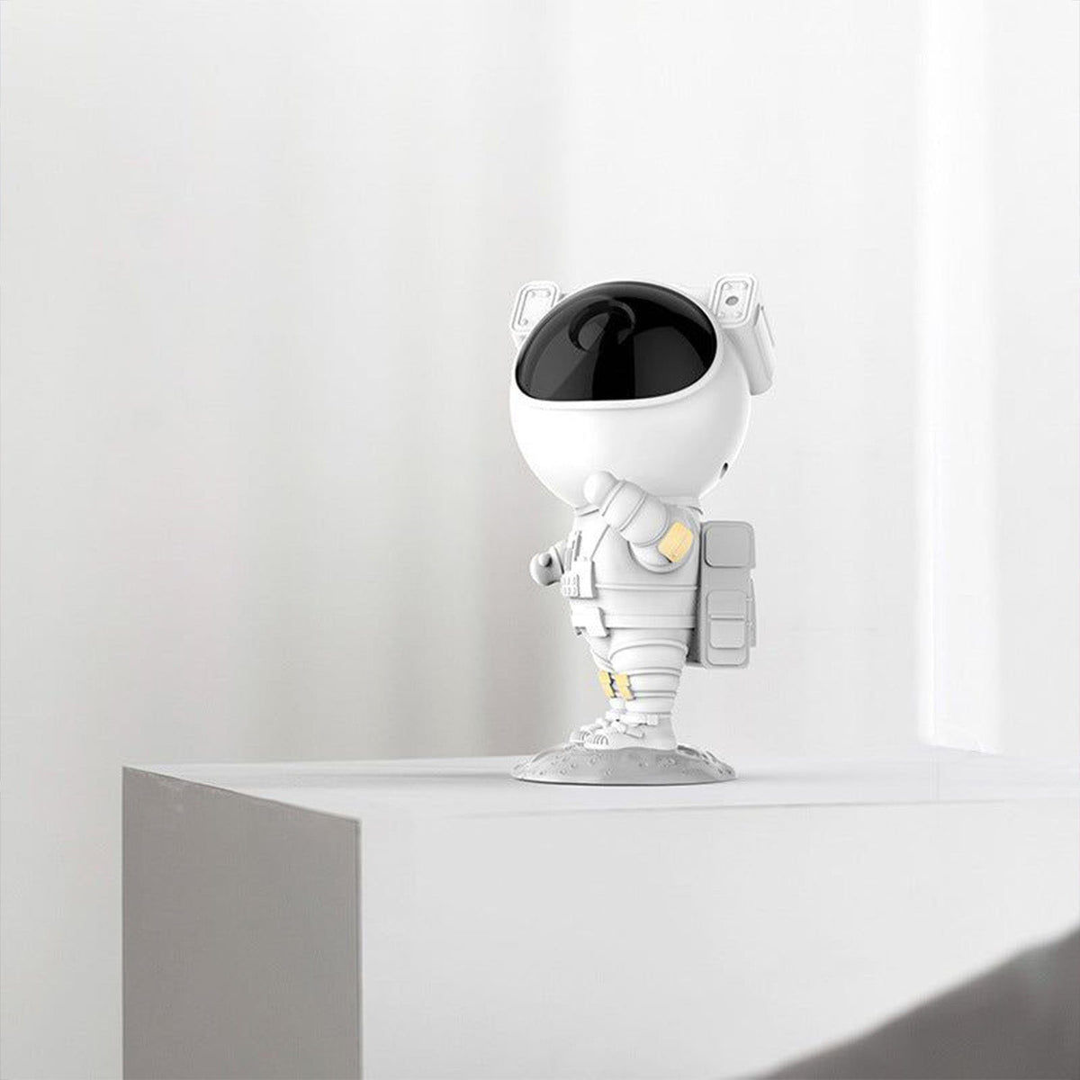 Astronaut projector with remote