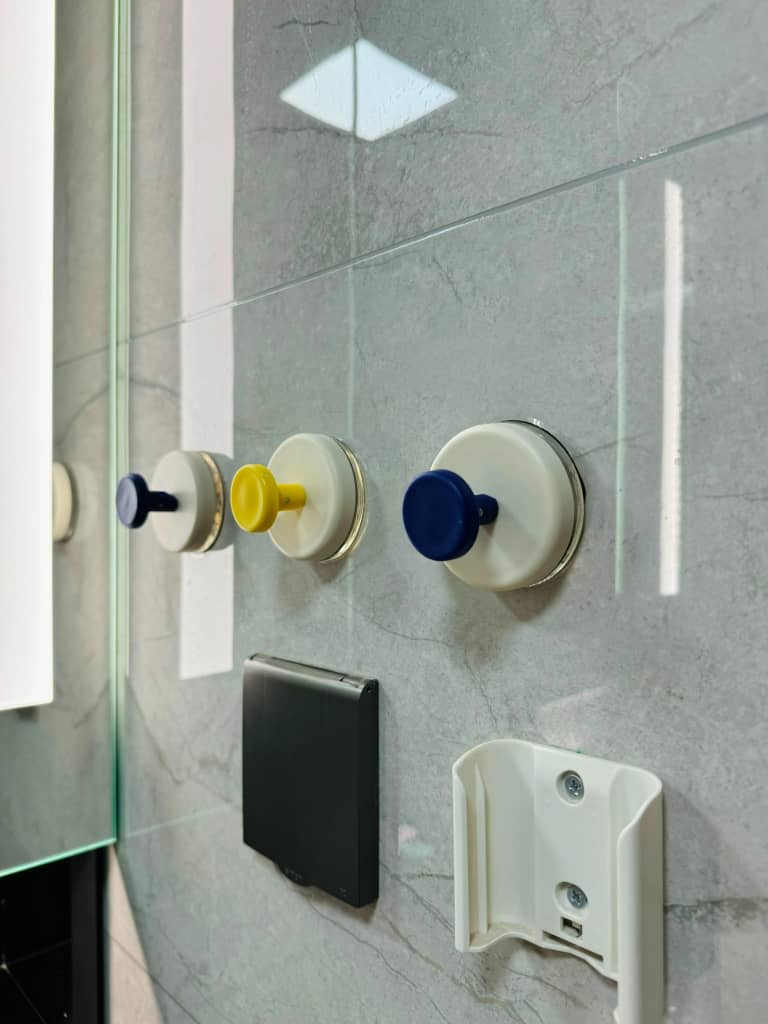 Rotating Vacuum Suction Wall Hook (Pack of 4)